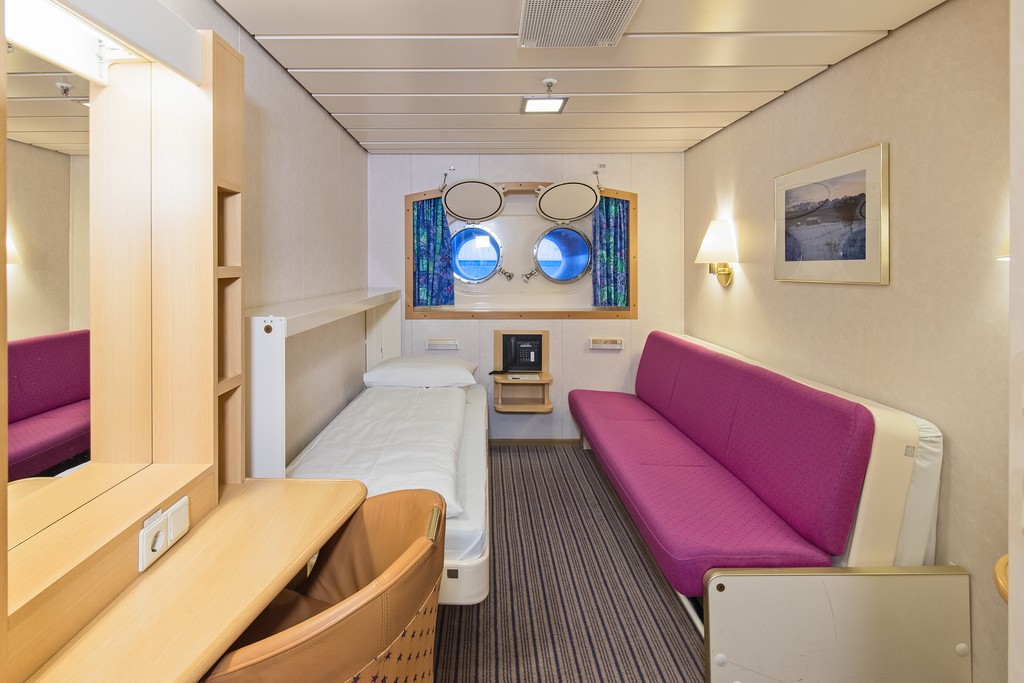 Hurtigruten MS Kong Harald Polar Outside Lower Deck 2 Travellers b.jpg